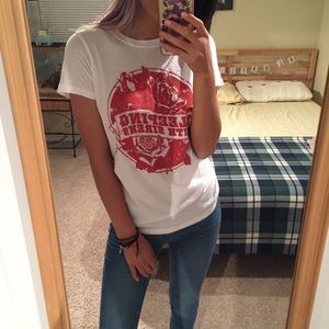 ⭐️4 for $30 ⭐️sleeping with sirens rose t shirt